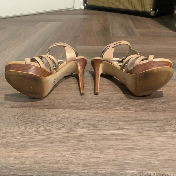 Michael Kors Neutral Leather Elegant Tan Strappy Heels Size 7.5 Platform - Picture 3 of 9